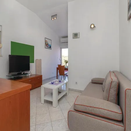 One-bedroom In Apartment