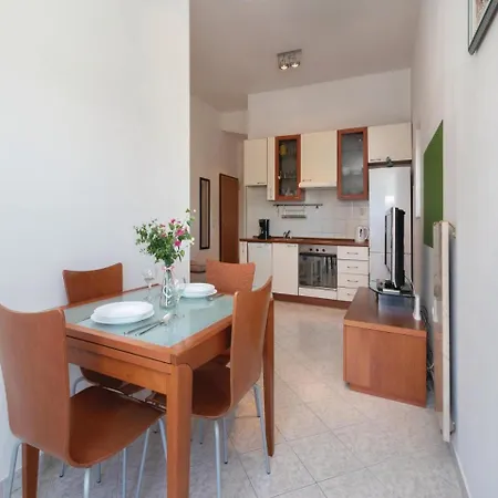 Daire One-bedroom In Zadar